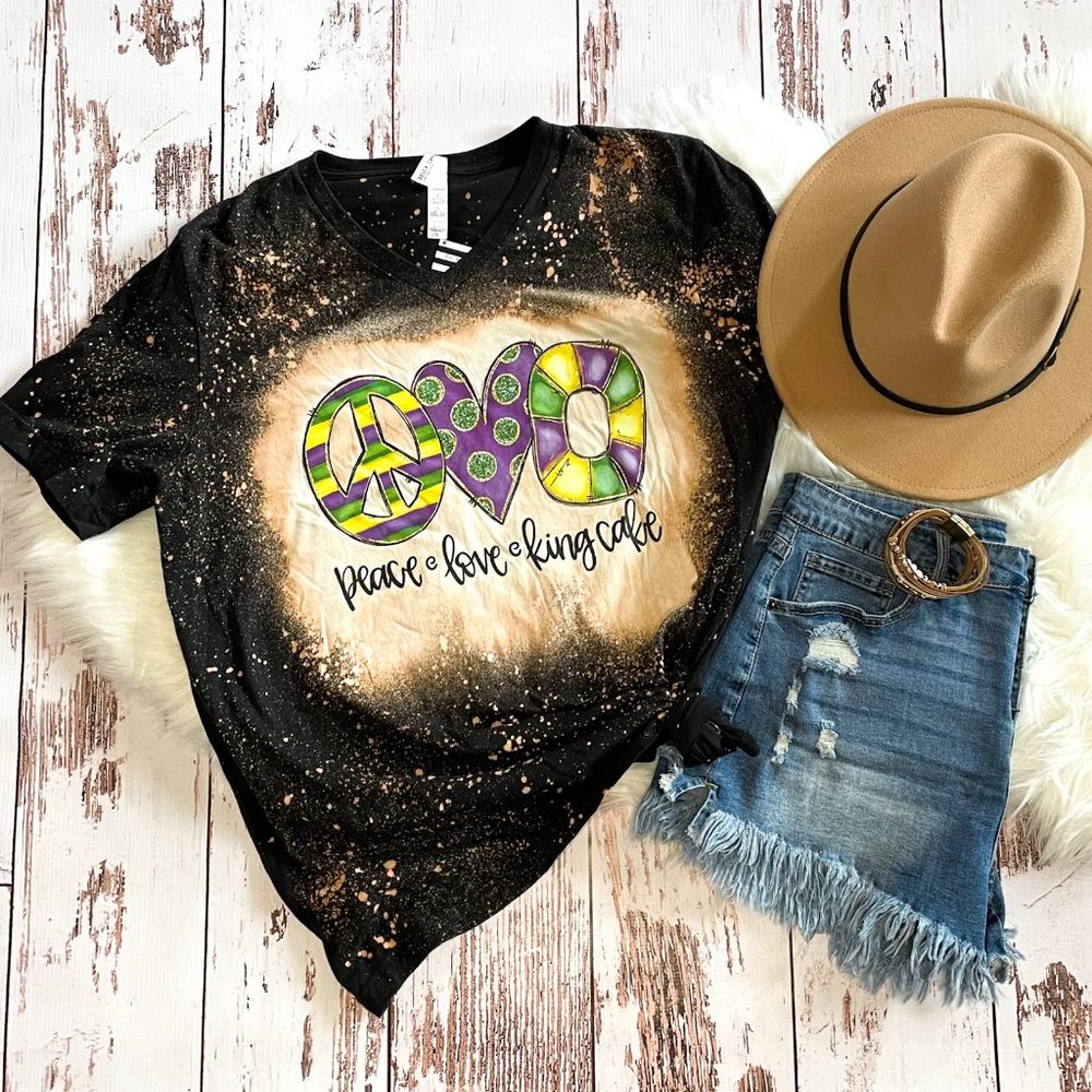 ladies Mardi Gras graphic tee | Peace Love King